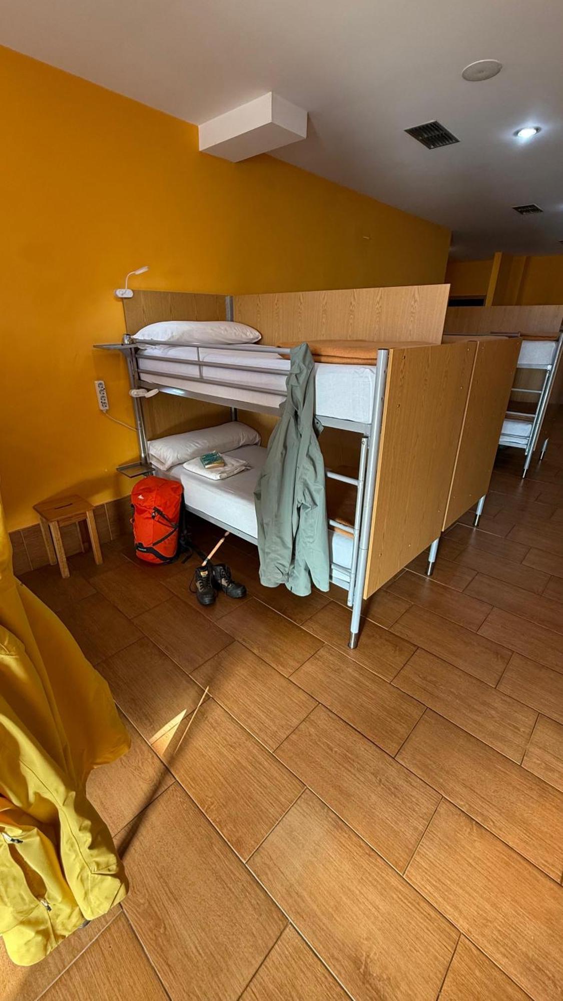 Albergue Lecer Porta Exterior foto