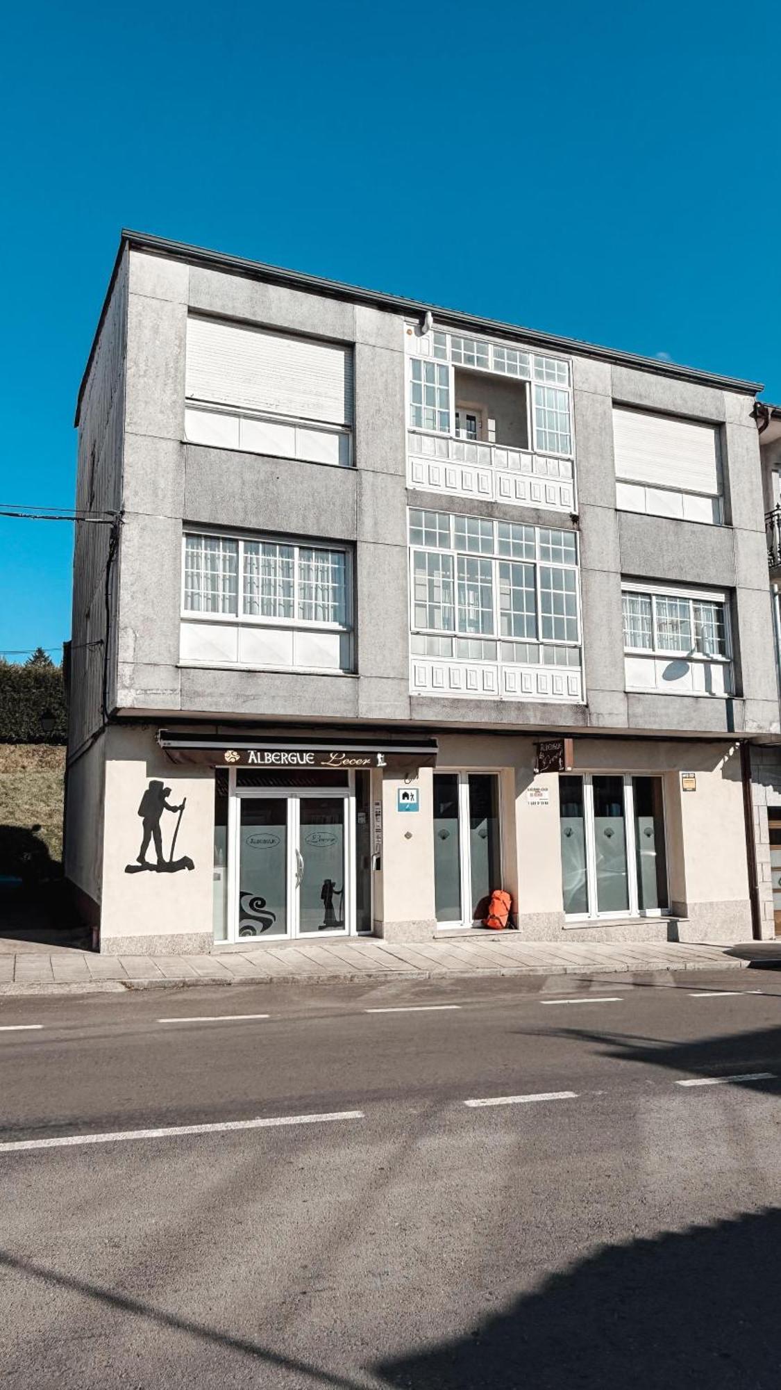 Albergue Lecer Porta Exterior foto